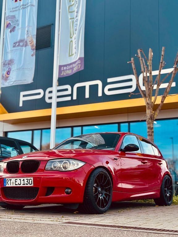 Gebraucht BMW 130 Performance 265 PS (194 kW) 2007 Rot Kleinwagen