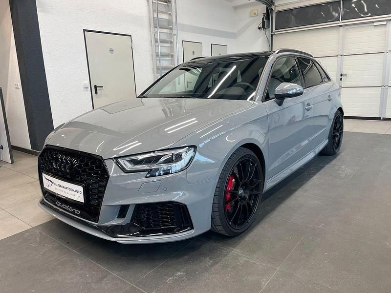Grau Gebraucht 2019 Audi RS3 Sportback Sport Kleinwagen | 47.900 € (Etwas zu teuer) - Bild 1/4