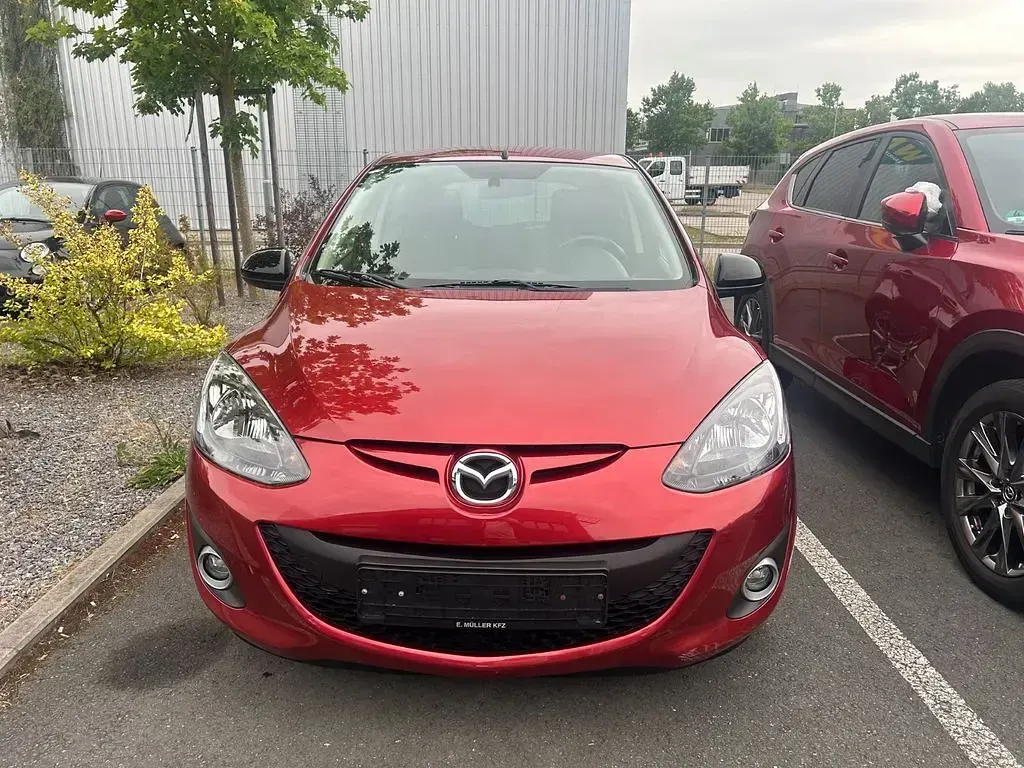 Gebraucht Mazda 2 Kenko 84 PS (61 kW) 2013 Rot Kleinwagen