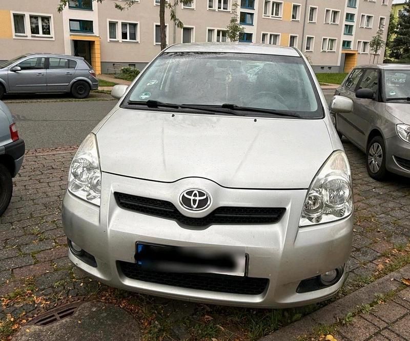 Silber Gebraucht 2007 Toyota Corolla Verso Van / Kleinbus | 4.900 € (Fairer Preis) - Bild 1/4