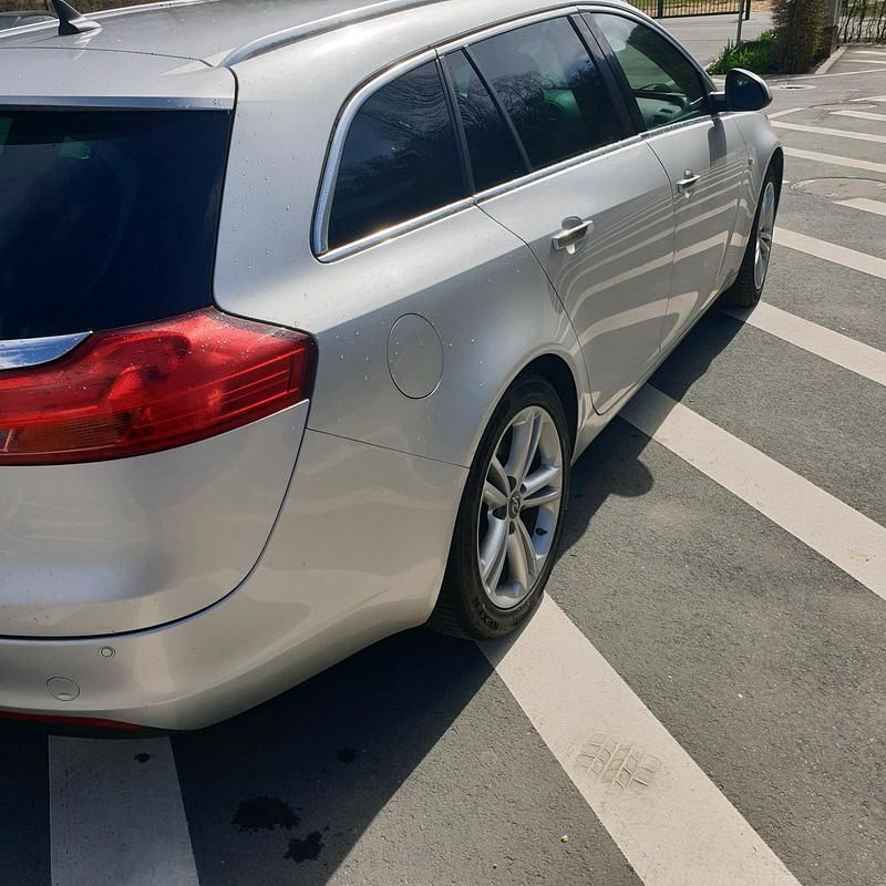 Gebraucht Opel Insignia 160 PS (117 kW) 2012 Silber Kombi