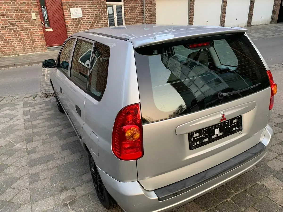Gebraucht Mitsubishi Space Star Top 82 PS (60 kW) 2004 Grau Van / Kleinbus