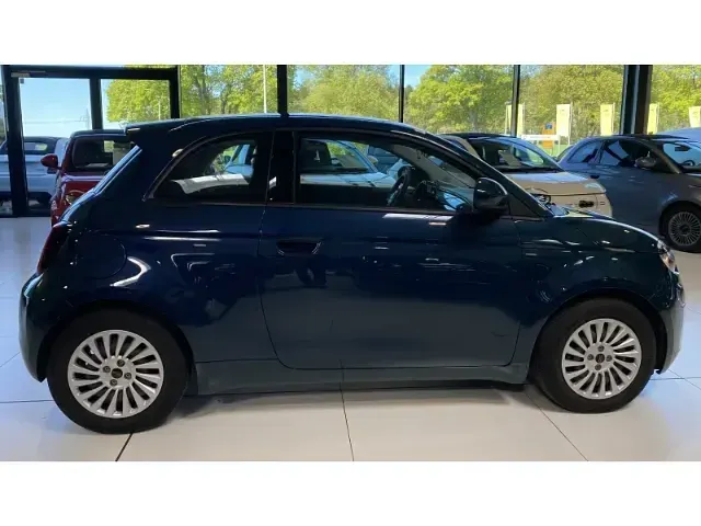 Gebraucht Fiat 500e 86 kW (118 PS) 2023 Ozean grün) (gruen Kleinwagen