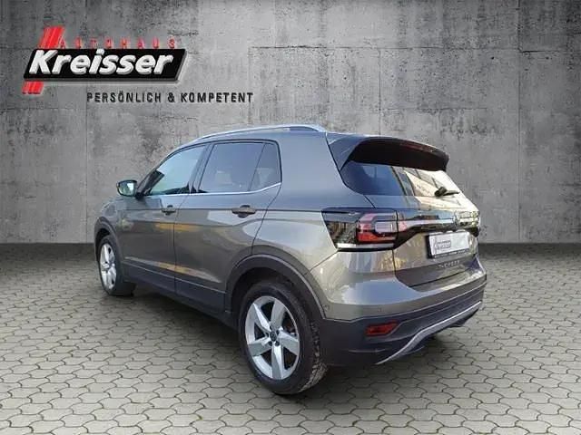 Gebraucht VW T-Cross Style 110 PS (80 kW) 2020 Grau (limestone grey metallic) SUV
