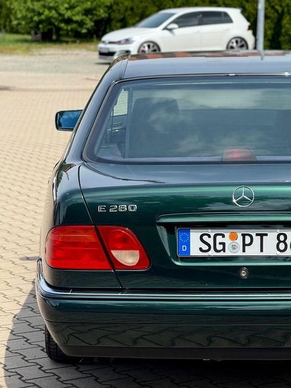 Gebraucht Mercedes E280 Avantgarde 204 PS (150 kW) 1997 Grün Limousine