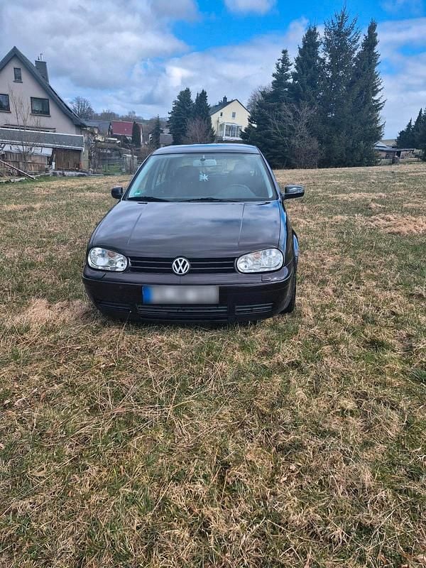 Gebraucht VW Golf IV 108 PS (79 kW) 2001 Violet Kleinwagen