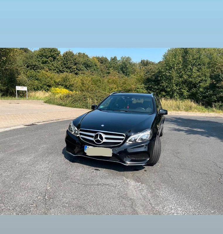 Schwarz Gebraucht 2016 Mercedes E350 AMG Kombi | 18.600 € (Guter Preis) - Bild 1/4