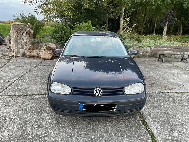 Blau Gebraucht 2002 VW Golf IV Limousine | 1.950 € (Guter Preis) - Bild 1/4