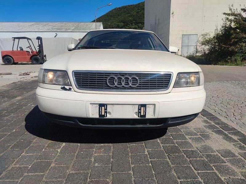 Weiß Gebraucht 1997 Audi A8 Limousine | 2.199 € (Fairer Preis) - Bild 1/4