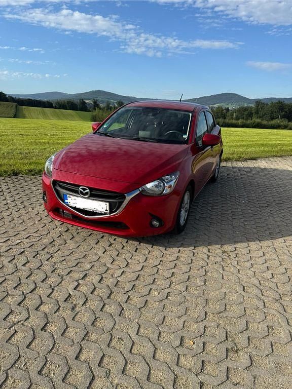 Gebraucht Mazda 2 Exclusive-Line 90 PS (66 kW) 2015 Rot Limousine