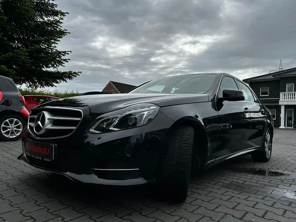 Gebraucht Mercedes E200 184 PS (135 kW) 2013 Schwarz Limousine