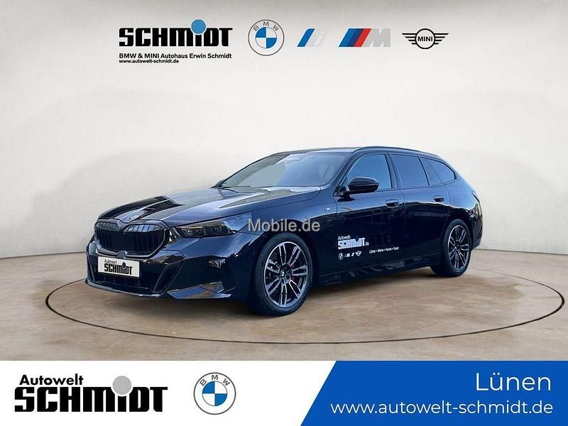 M carbonschwarz Gebraucht 2025 BMW 520 M Sport Kombi | 56.310 € (Fairer Preis) - Bild 1/4