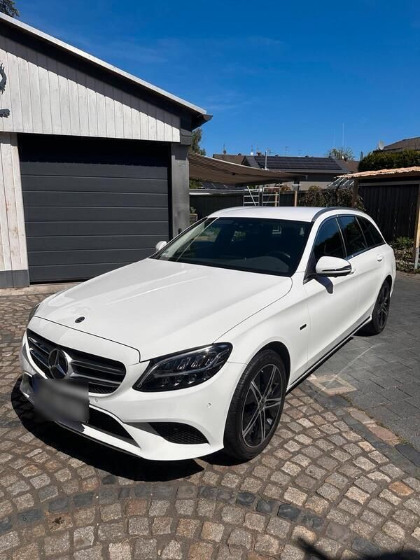 Weiß Gebraucht 2021 Mercedes C300e Kombi | 25.950 € (Superpreis) - Bild 1/4
