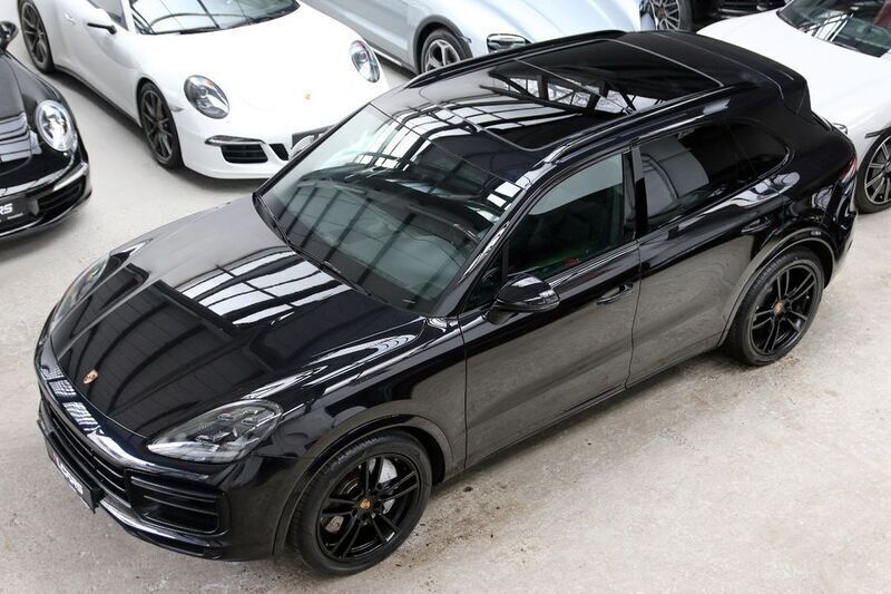 Schwarz Gebraucht 2018 Porsche Cayenne Turbo SUV | 45.990 € - Bild 1/4