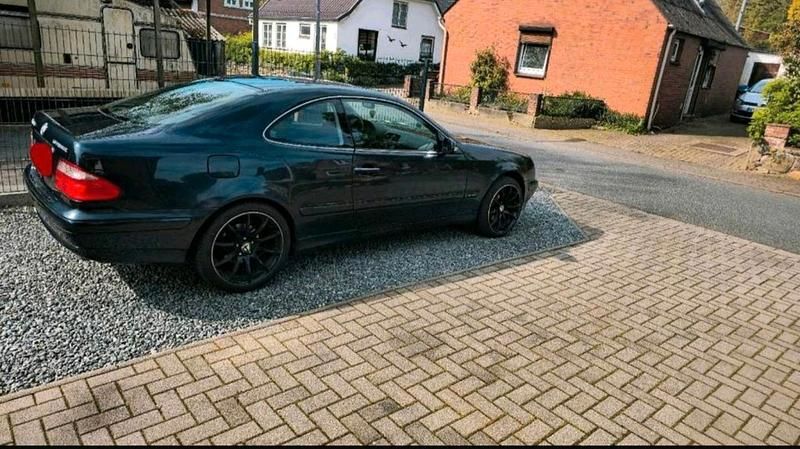 Schwarz Gebraucht 2000 Mercedes CLK230 Coupé | 3.000 € (Fairer Preis) - Bild 1/4