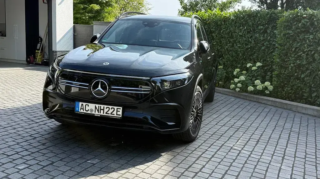 Gebraucht Mercedes EQB250 139 kW (190 PS) 2022 Schwarz SUV