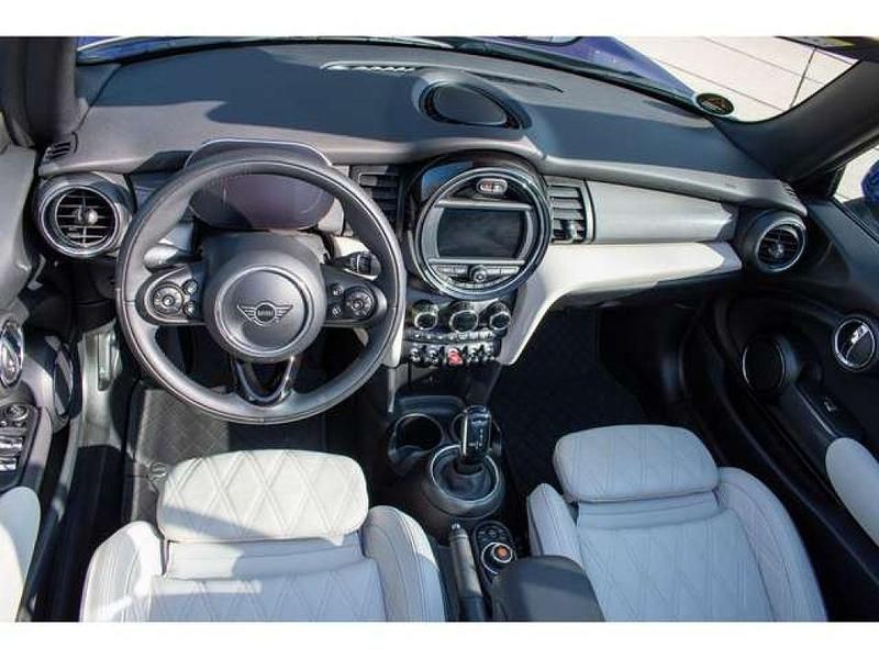 Gebraucht Mini Cooper Cabriolet 136 PS (100 kW) 2020 Starlight blue (metallic) Cabrio