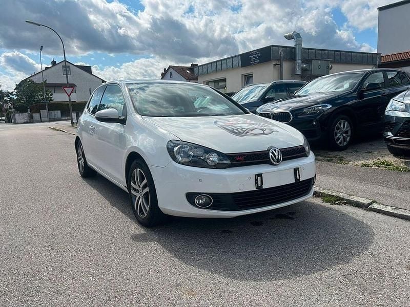 Weiß Gebraucht 2010 VW Golf VI Comfortline Limousine | 2.900 € (Guter Preis) - Bild 1/4