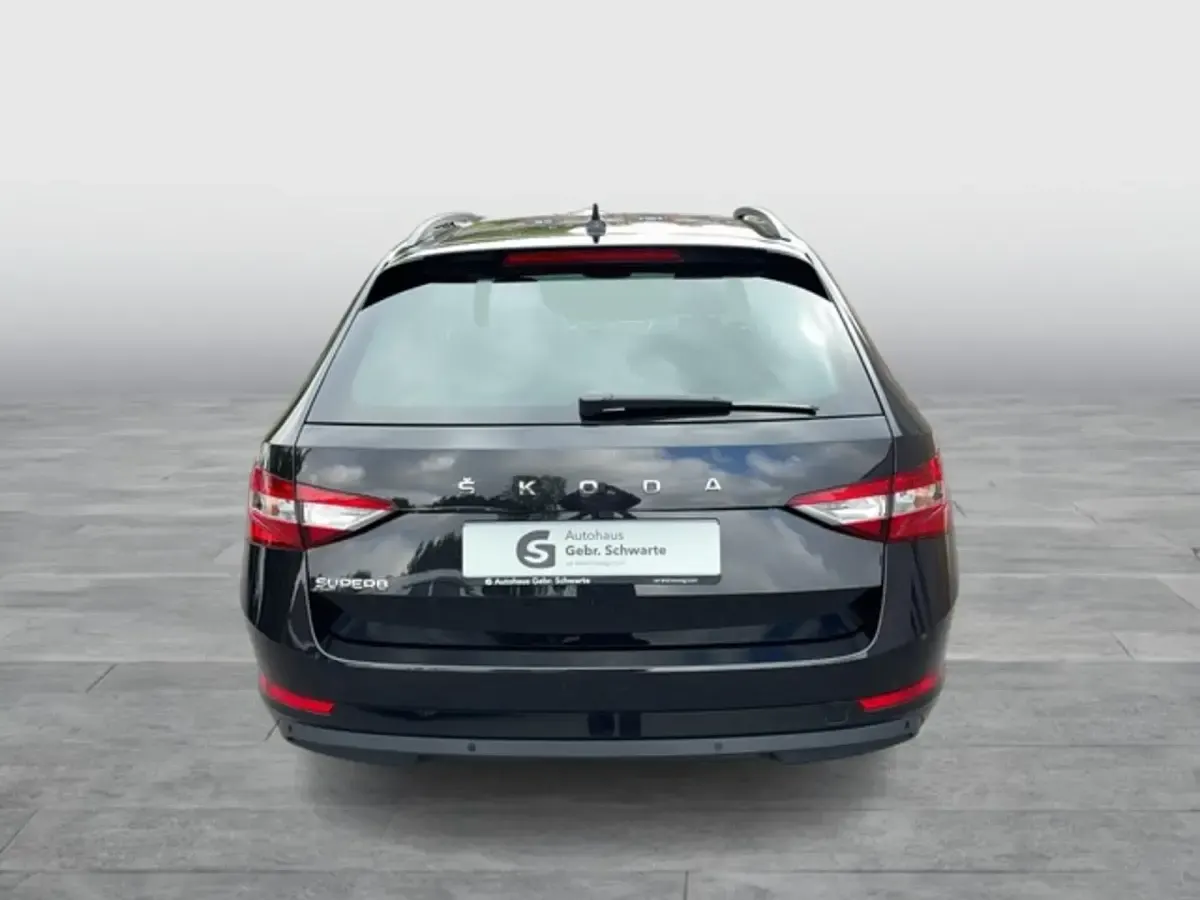 Gebraucht Skoda Superb Ambition 200 PS (147 kW) 2024 Schwarz Kombi