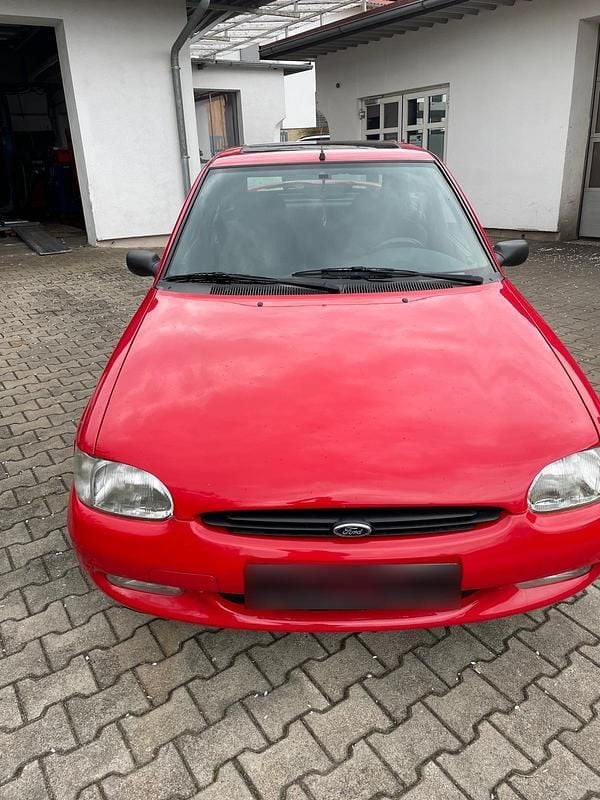 Second-hand Ford Escort 55 CP (40 kW) 1995 Roșu Coupe