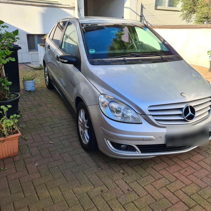 Silber Gebraucht 2009 Mercedes B200 Van / Kleinbus | 1.900 € (Superpreis) - Bild 1/4