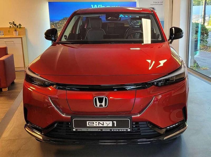 Gebraucht Honda e:Ny1 150 kW (204 PS) 2024 Vermilion rot pearl SUV