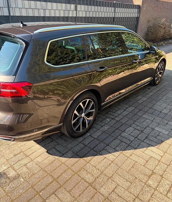 Gebraucht VW Passat Highline 239 PS (175 kW) 2017 Braun Kombi