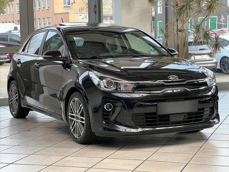 Schwarz metallic Gebraucht 2017 Kia Rio Platinum | 12.220 € (Fairer Preis) - Bild 1/4