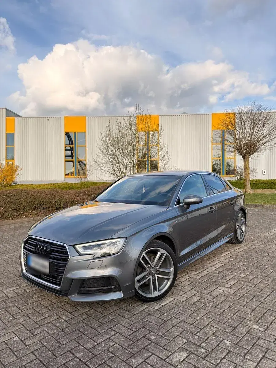 Second-hand Audi A3 S-Line 150 CP (110 kW) 2017 Gri Berlinǎ