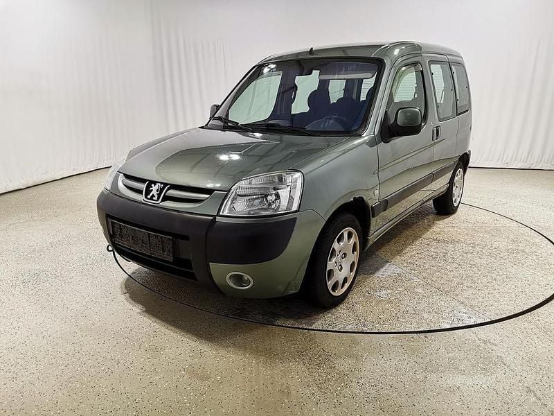 Gebraucht Peugeot Partner 109 PS (80 kW) 2004 Grün acadia Van / Kleinbus
