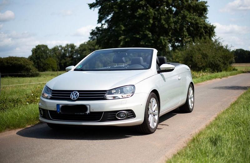 Silber Gebraucht 2011 VW Eos Exclusive Cabrio | 8.700 € (Guter Preis) - Bild 1/4