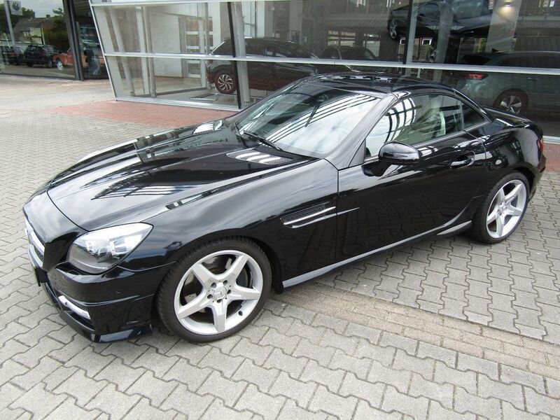 Schwarz Gebraucht 2012 Mercedes SLK200 AMG line Plus Cabrio | 16.990 € (Etwas zu teuer) - Bild 1/4