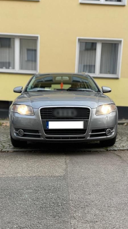 Grau Gebraucht 2006 Audi A4 Kombi | 2.300 € (Guter Preis) - Bild 1/4