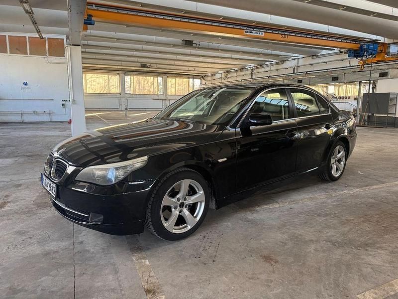 Schwarz Gebraucht 2008 BMW 523 Advantage Limousine | 2.990 € (Superpreis) - Bild 1/4