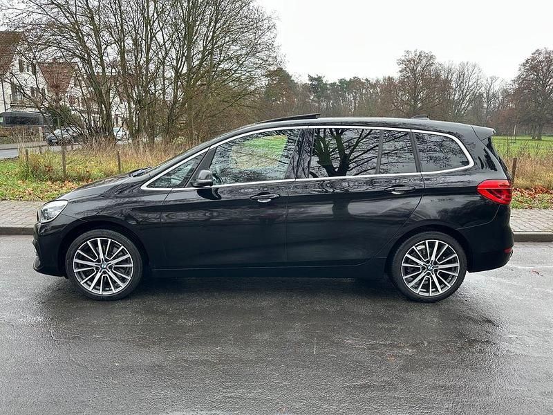 Gebraucht BMW 220 Gran Tourer Sport Line 192 PS (141 kW) 2019 Schwarz Van / Kleinbus