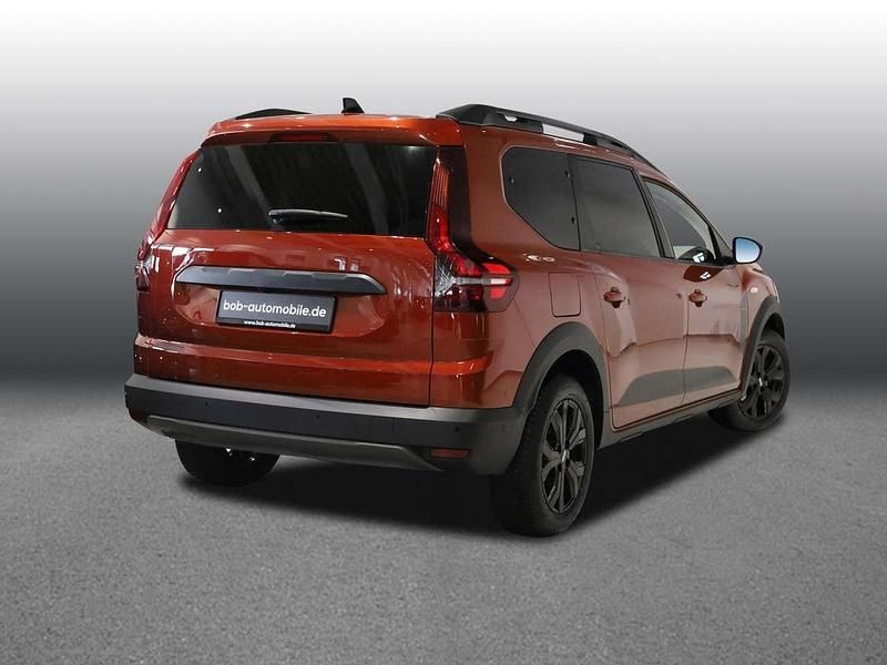 Gebraucht Dacia Jogger Extreme 101 PS (74 kW) 2023 Terracottabraun Van / Kleinbus