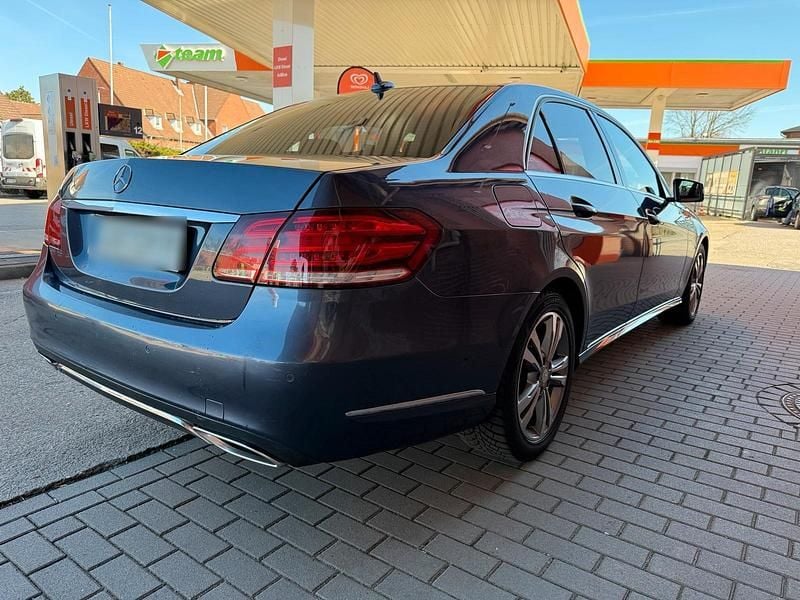 Gebraucht Mercedes E220 170 PS (125 kW) 2013 Grau Limousine