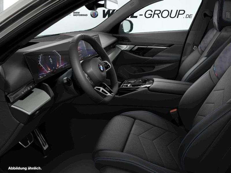 Gebraucht BMW 520 M Sport 197 PS (144 kW) 2025 Grau Kombi