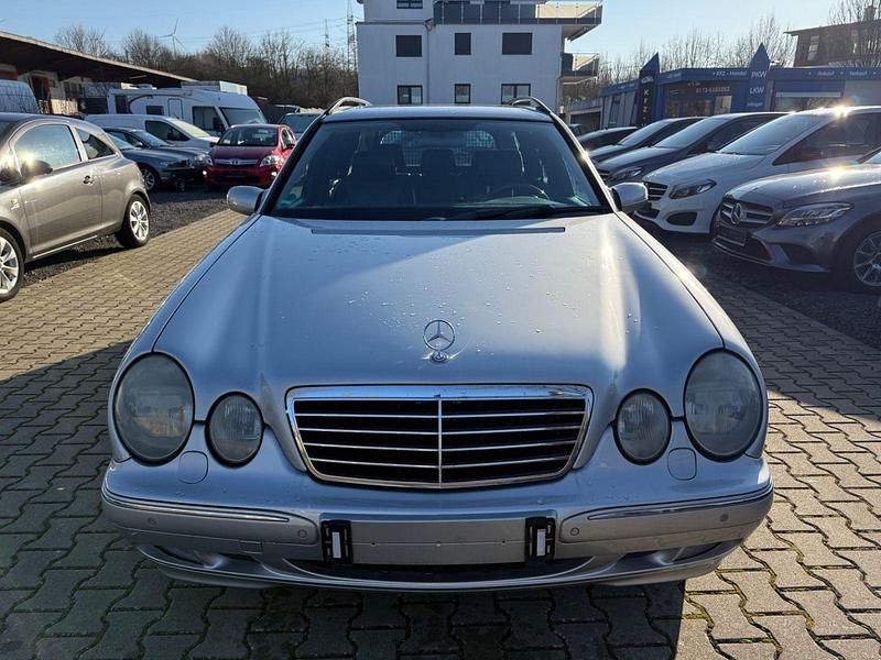 Gebraucht Mercedes E320 Avantgarde 197 PS (144 kW) 2001 Silber Kombi