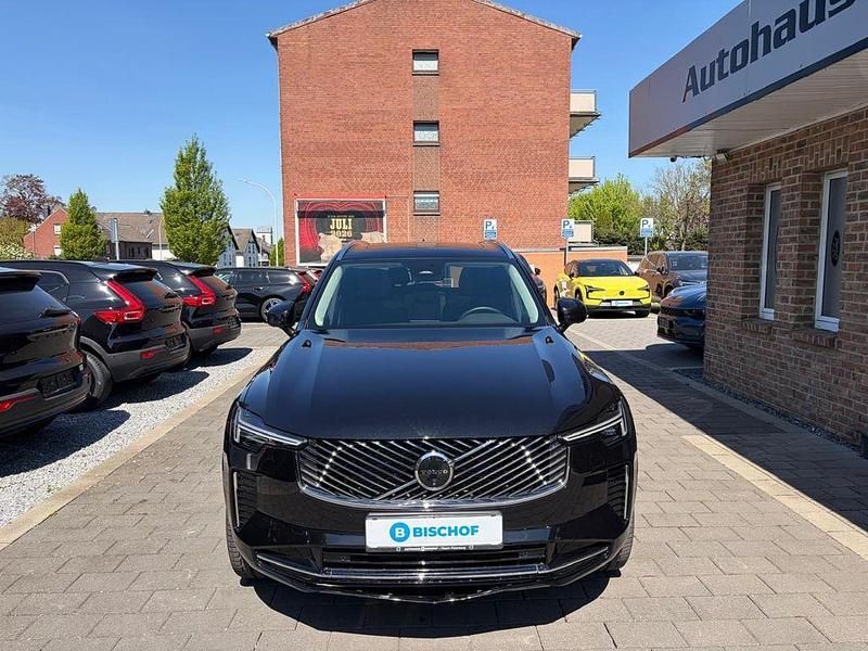 Używany Volvo XC90 Plus 250 KM (183 kW) 2025 Czarny SUV