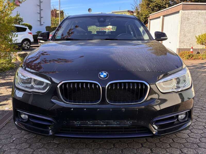 Schwarz Gebraucht 2017 BMW 120 Sport Line Kleinwagen | 13.000 € (Guter Preis) - Bild 1/4