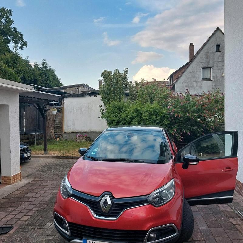 Rot Gebraucht 2015 Renault Captur SUV | 11.900 € (Teuer) - Bild 1/4