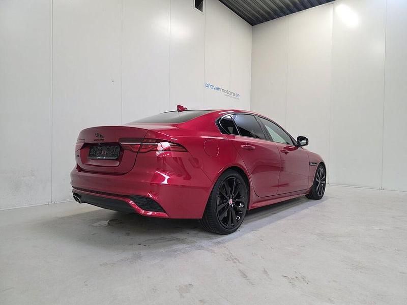 Gebraucht Jaguar XE R-Dynamic 204 PS (150 kW) 2021 Rot Limousine