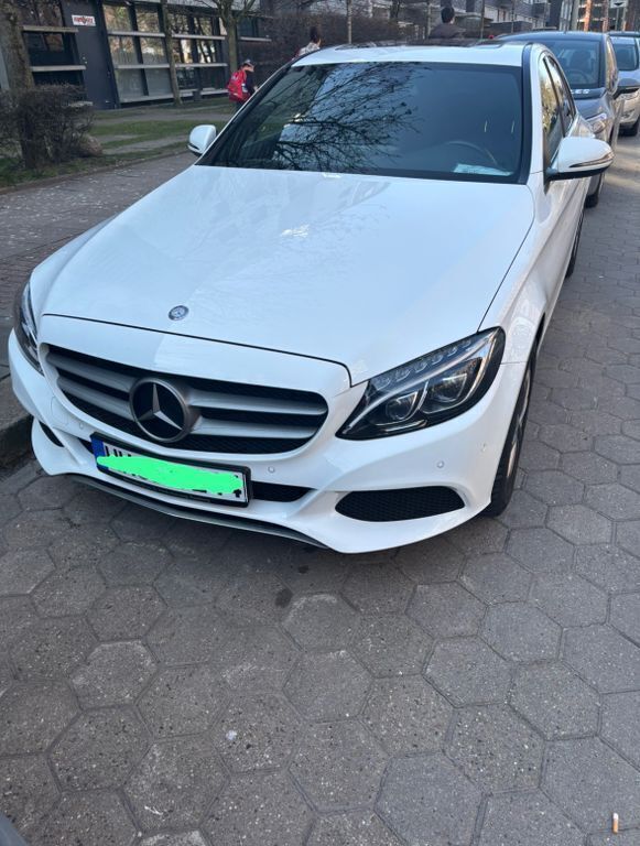Weiß Gebraucht 2016 Mercedes C400 Avantgarde Limousine | 26.000 € (Guter Preis) - Bild 1/4