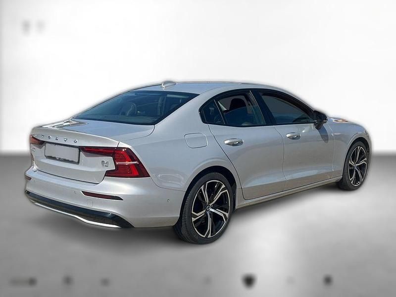 Diverse metallic Gebraucht 2023 Volvo S60 Plus Limousine | 36.510 € (Fairer Preis) - Bild 1/1