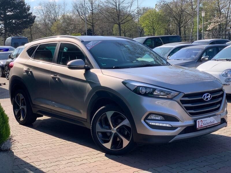 Grau Gebraucht 2018 Hyundai Tucson Advantage SUV | 16.750 € (Guter Preis) - Bild 1/4