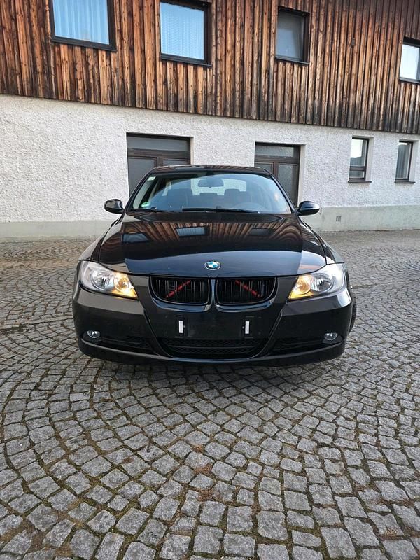Gebraucht BMW 320 150 PS (110 kW) 2005 Schwarz Limousine