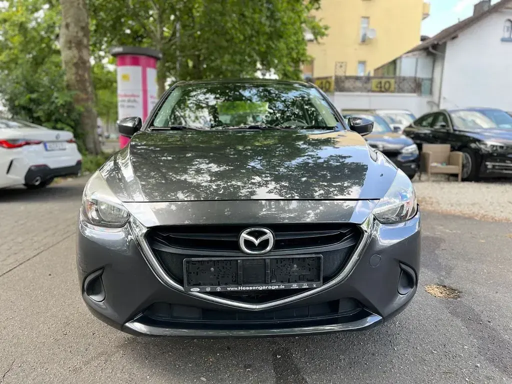 Gebraucht Mazda 2 Center-Line 75 PS (55 kW) 2016 Grau Limousine