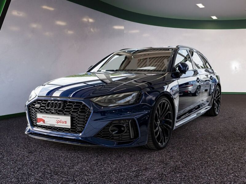 Gebraucht Audi RS4 Ambiente 450 PS (330 kW) 2022 Blau / navarrablau (metallic) Kombi