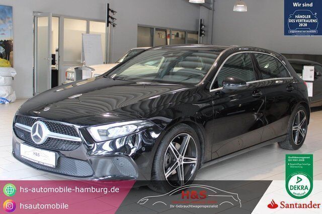 Nachtschwarz unilack Gebraucht 2019 Mercedes A180 Kleinwagen | 19.900 € (Guter Preis) - Bild 1/4
